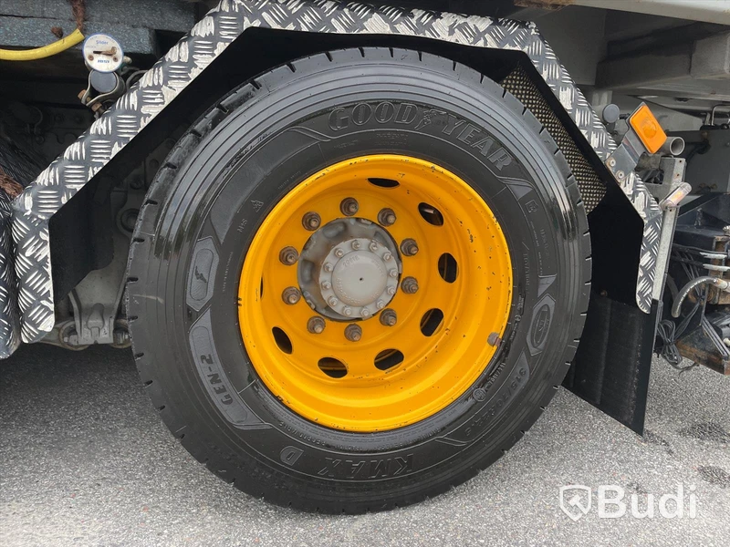Bodbil Volvo FH 500 8x4 LL Globetrotter med Fassi kran 990 SDZ931 samt trailer CRJ824