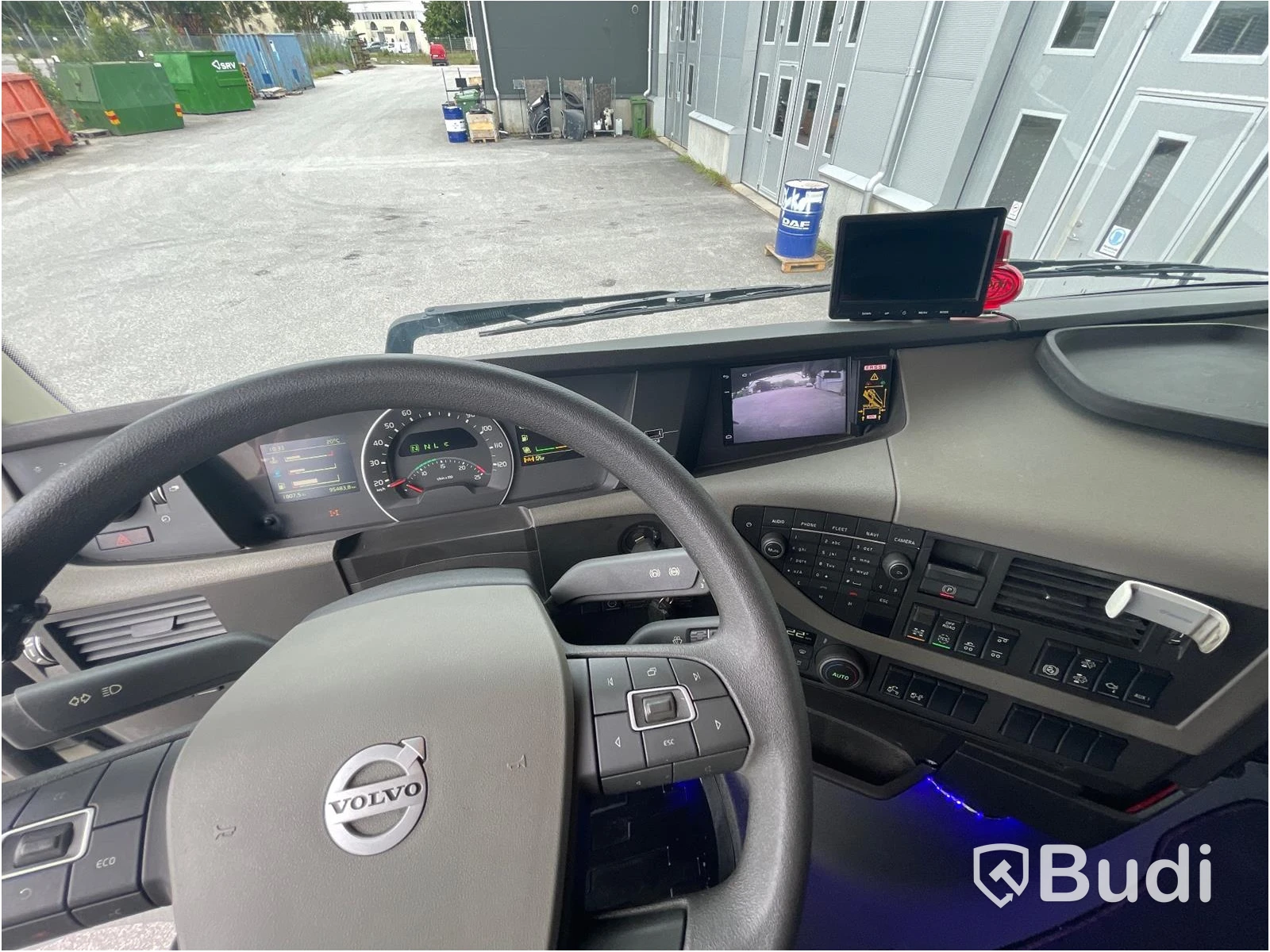 Bodbil Volvo FH 500 8x4 LL Globetrotter med Fassi kran 990 SDZ931 samt trailer CRJ824