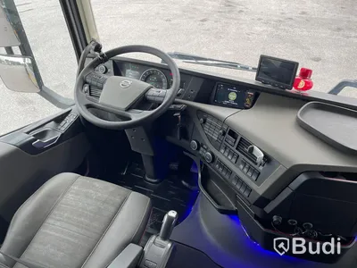 Bodbil Volvo FH 500 8x4 LL Globetrotter med Fassi kran 990 SDZ931 samt trailer CRJ824