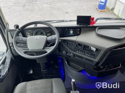Bodbil Volvo FH 500 8x4 LL Globetrotter med Fassi kran 990 SDZ931 samt trailer CRJ824