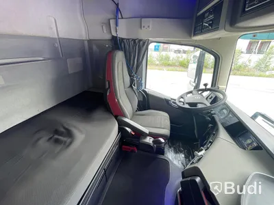 Bodbil Volvo FH 500 8x4 LL Globetrotter med Fassi kran 990 SDZ931 samt trailer CRJ824
