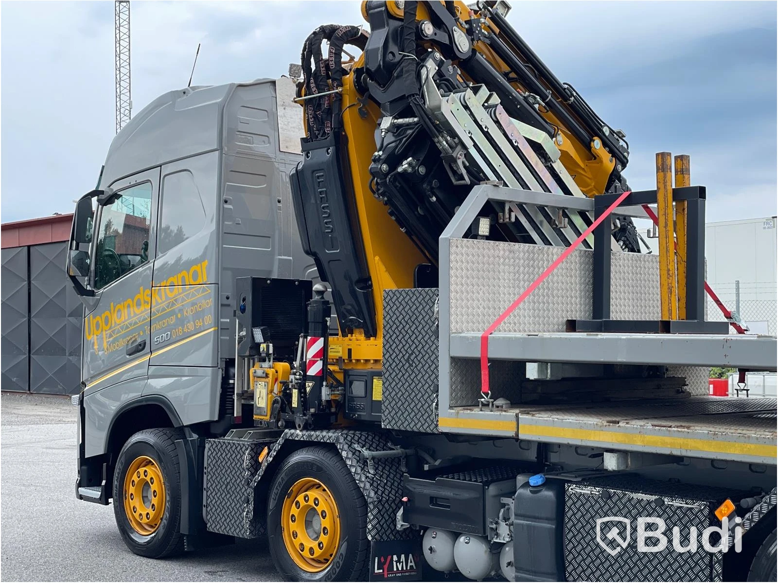 Bodbil Volvo FH 500 8x4 LL Globetrotter med Fassi kran 990 SDZ931 samt trailer CRJ824