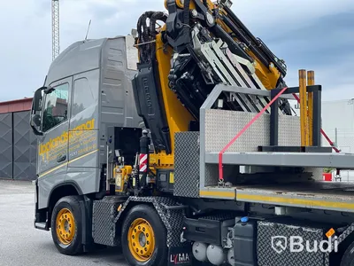 Bodbil Volvo FH 500 8x4 LL Globetrotter med Fassi kran 990 SDZ931 samt trailer CRJ824