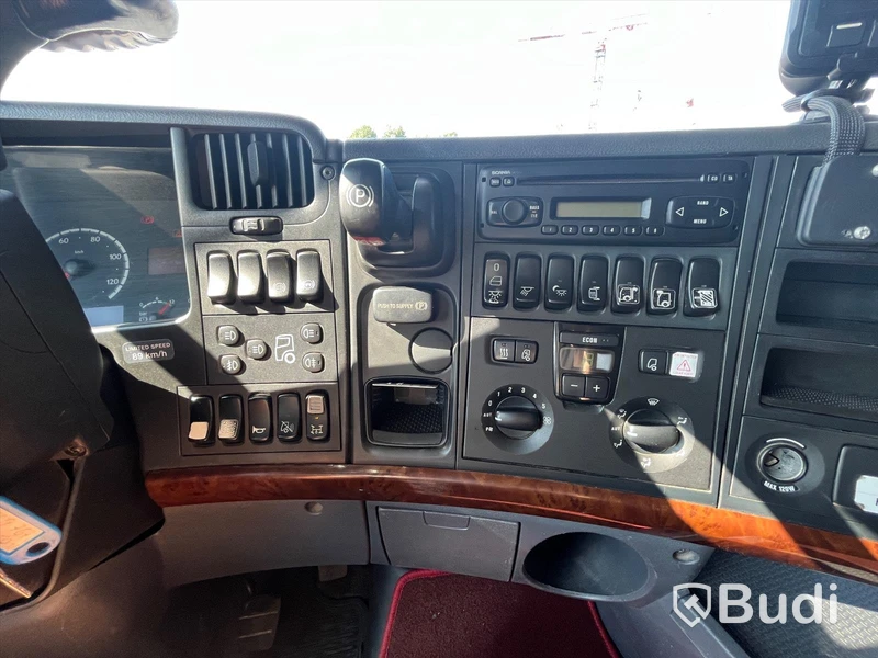 Lastbil Scania R480LB8X2-6 HHA Kranbil / Bodbil / Dragbil med jibb och 2 ton vajerspel