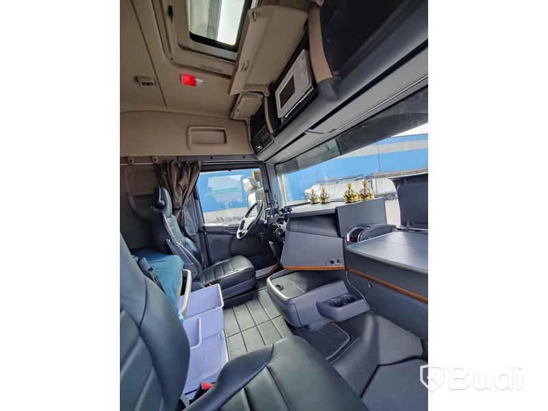 Fjärrbilsekipage Scania R580 6x2-4 med trailer Ekeri S8-D