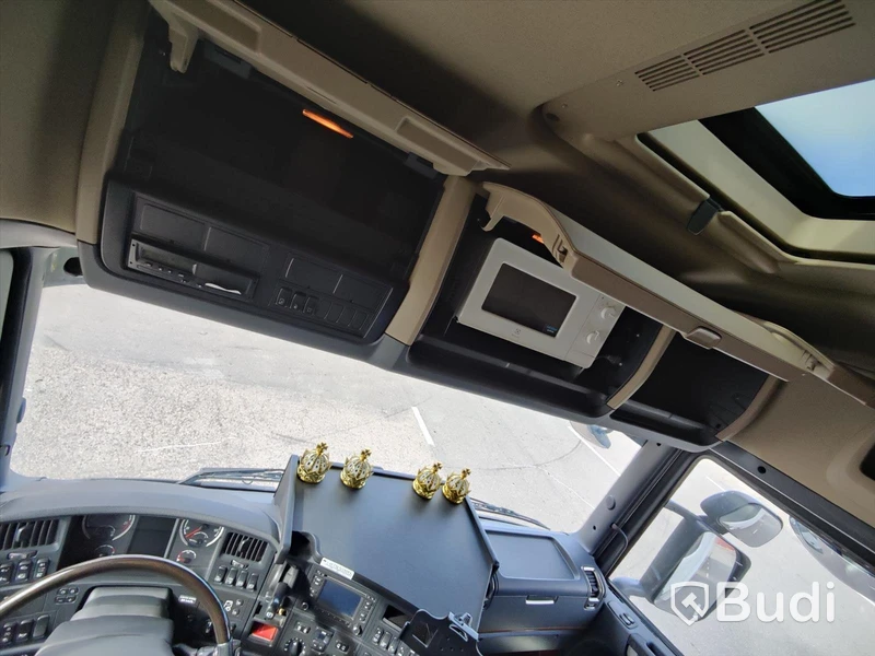 Fjärrbilsekipage Scania R580 6x2-4 med trailer Ekeri S8-D