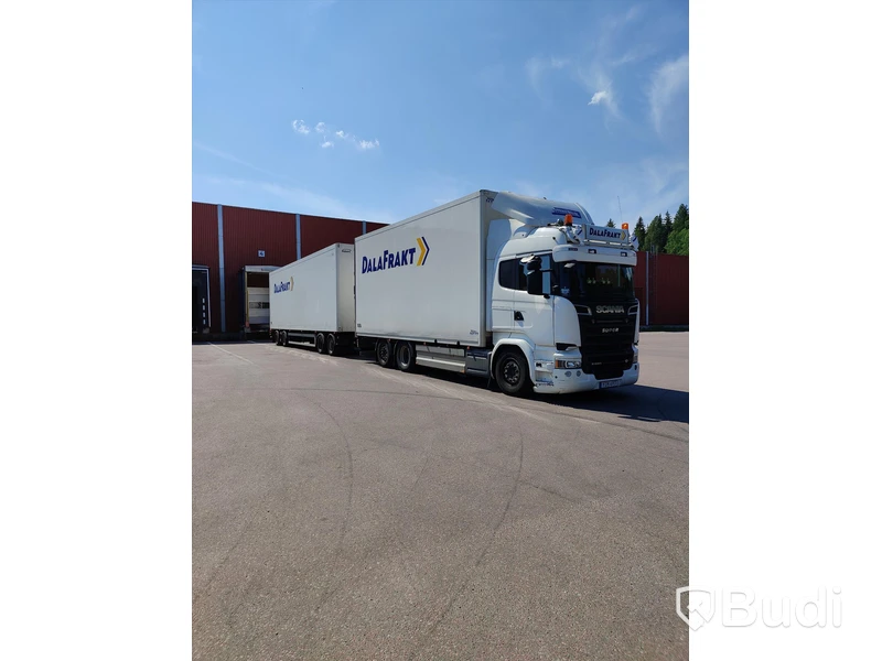 Fjärrbilsekipage Scania R580 6x2-4 med trailer Ekeri S8-D