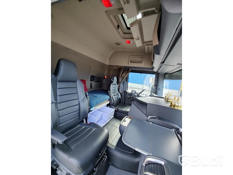 Fjärrbilsekipage Scania R580 6x2-4 med trailer Ekeri S8-D