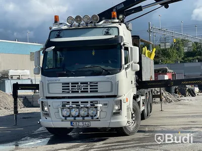 Kranbil Volvo FM 8x4 tippflak med lämmar