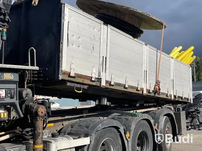 Kranbil Volvo FM 8x4 tippflak med lämmar