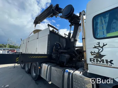 Kranbil Volvo FM 8x4 tippflak med lämmar