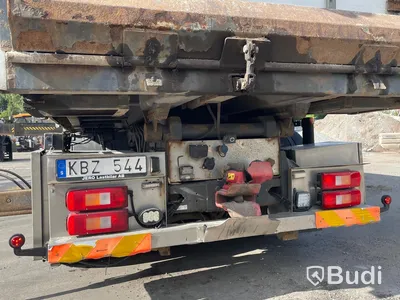 Kranbil Volvo FM 8x4 tippflak med lämmar
