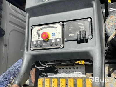 Kranbil Volvo FM 8x4 tippflak med lämmar