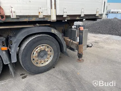 Kranbil Volvo FM 8x4 tippflak med lämmar