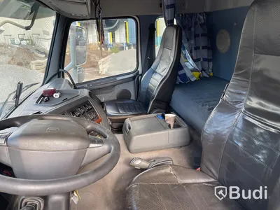 Kranbil Volvo FM 8x4 tippflak med lämmar