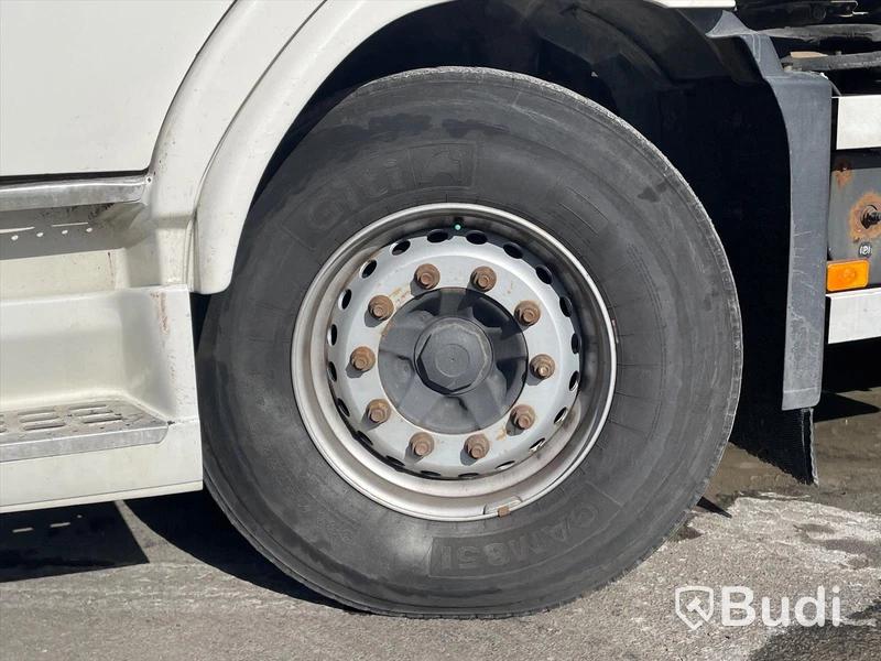 Kranbil Volvo FM 8x4 tippflak med lämmar