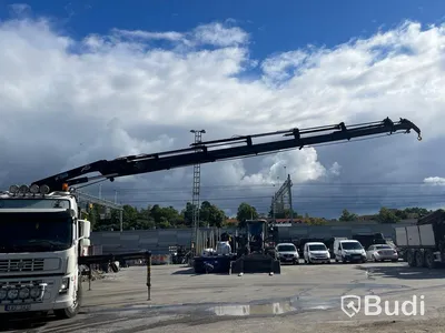 Kranbil Volvo FM 8x4 tippflak med lämmar
