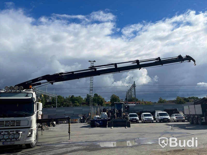 Kranbil Volvo FM 8x4 tippflak med lämmar