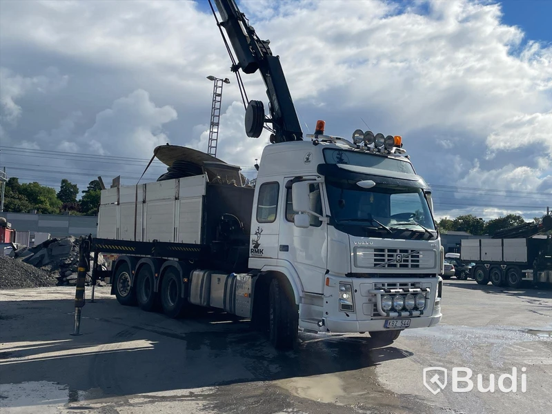 Kranbil Volvo FM 8x4 tippflak med lämmar