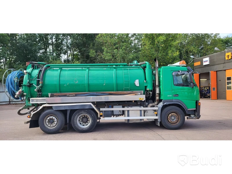 Lastbil Volvo Fm9 6x2 | 2006 | Slamsugare med spolutrustning | Torrsug - EXPORT