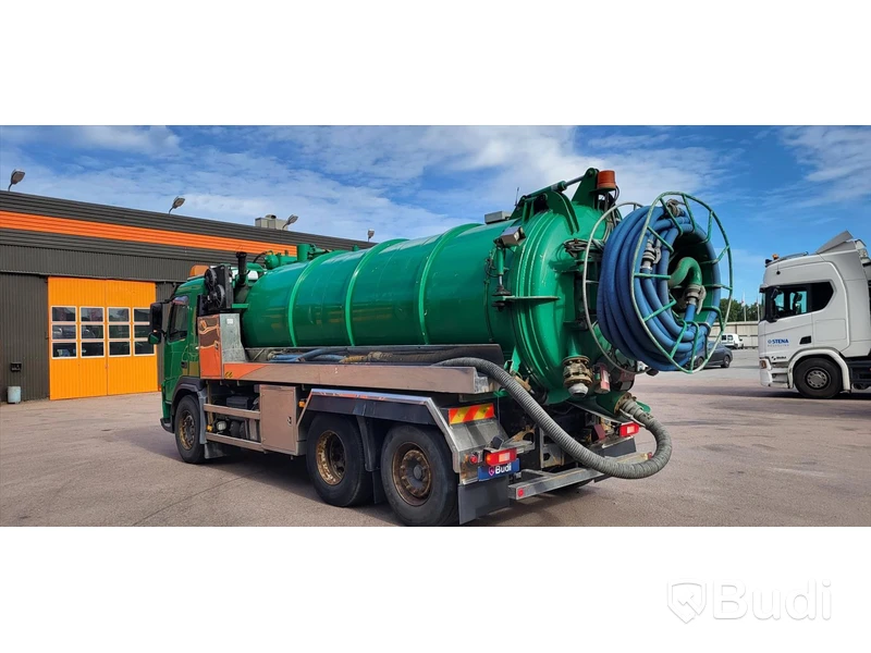 Lastbil Volvo Fm9 6x2 | 2006 | Slamsugare med spolutrustning | Torrsug - EXPORT