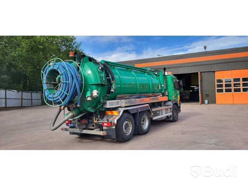 Lastbil Volvo Fm9 6x2 | 2006 | Slamsugare med spolutrustning | Torrsug - EXPORT