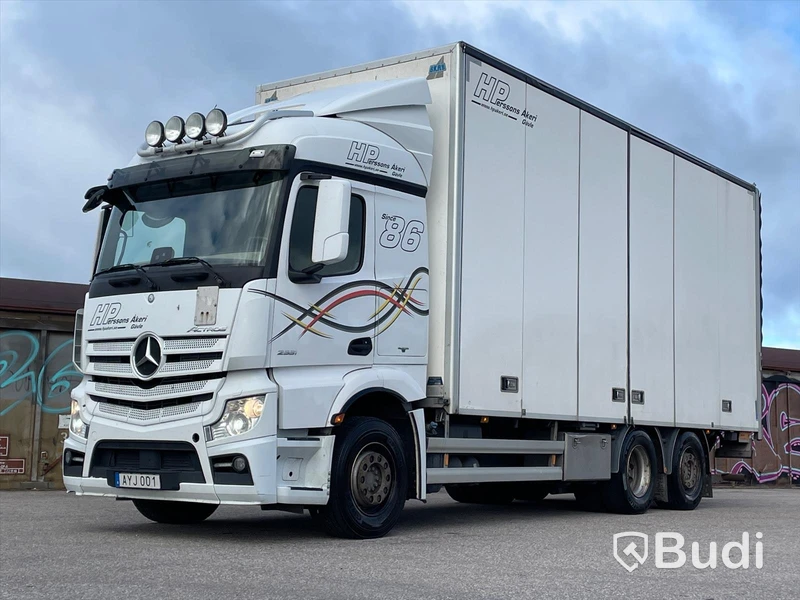Lastbil Mercedes-Benz Actros 2551 SKAB-Skåp med öppningsbarsida och baklyft