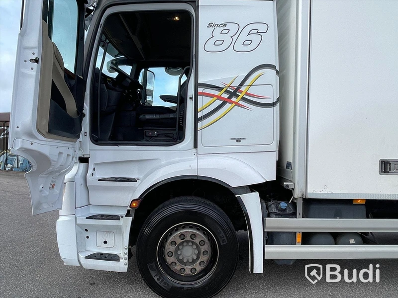 Lastbil Mercedes-Benz Actros 2551 SKAB-Skåp med öppningsbarsida och baklyft