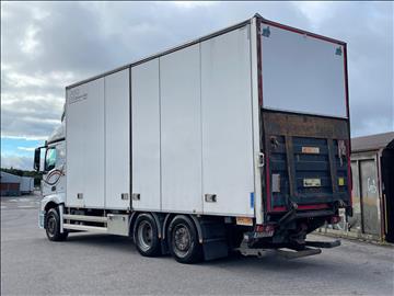 Lastbil Mercedes-Benz Actros 2551 SKAB-Skåp med öppningsbarsida och baklyft