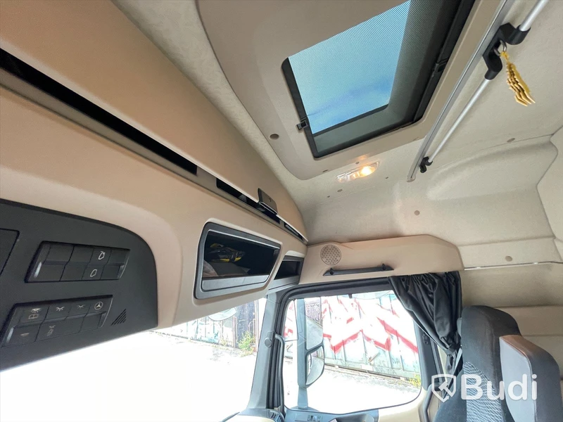 Lastbil Mercedes-Benz Actros 2551 SKAB-Skåp med öppningsbarsida och baklyft