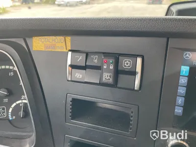 Lastbil Mercedes-Benz Actros 2551 SKAB-Skåp med öppningsbarsida och baklyft