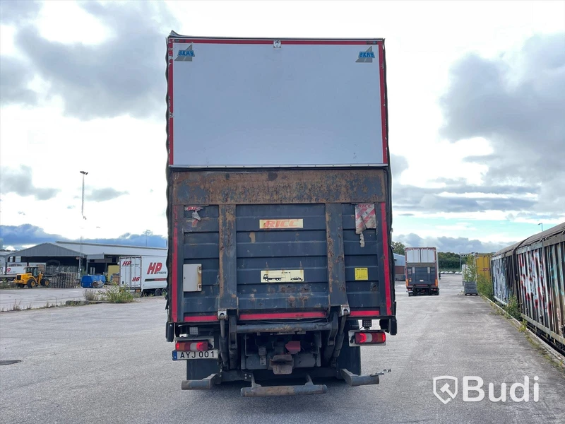 Lastbil Mercedes-Benz Actros 2551 SKAB-Skåp med öppningsbarsida och baklyft