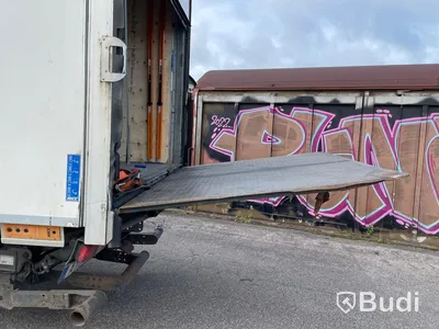 Lastbil Mercedes-Benz Actros 2551 SKAB-Skåp med öppningsbarsida och baklyft