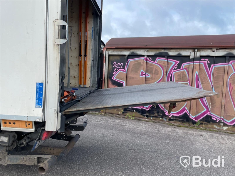Lastbil Mercedes-Benz Actros 2551 SKAB-Skåp med öppningsbarsida och baklyft