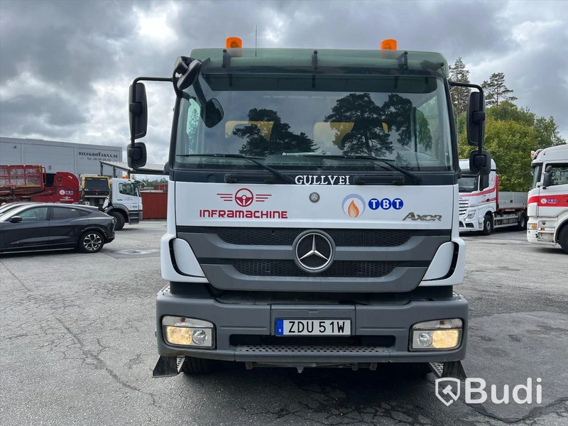 Lastbil Mercedes-Benz Axor med arbetsplattform | AMV