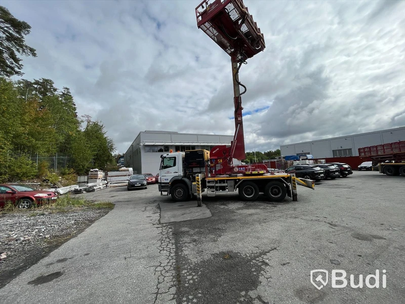 Lastbil Mercedes-Benz Axor med arbetsplattform | AMV