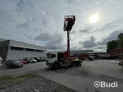 Lastbil Mercedes-Benz Axor med arbetsplattform | AMV