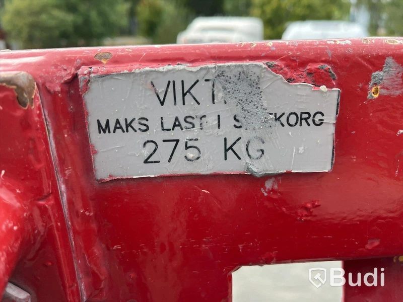 Lastbil Mercedes-Benz Axor med arbetsplattform | AMV