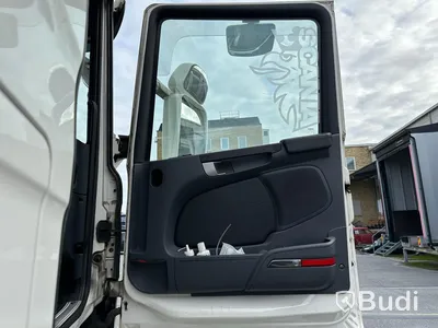 Lastbil Scania V8 R520 6x2 med Hiab lastväxlare 18T