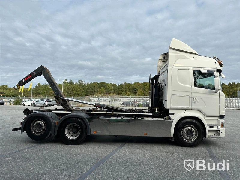 Lastbil Scania V8 R520 6x2 med Hiab lastväxlare 18T