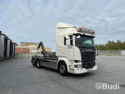Lastbil Scania V8 R520 6x2 med Hiab lastväxlare 18T