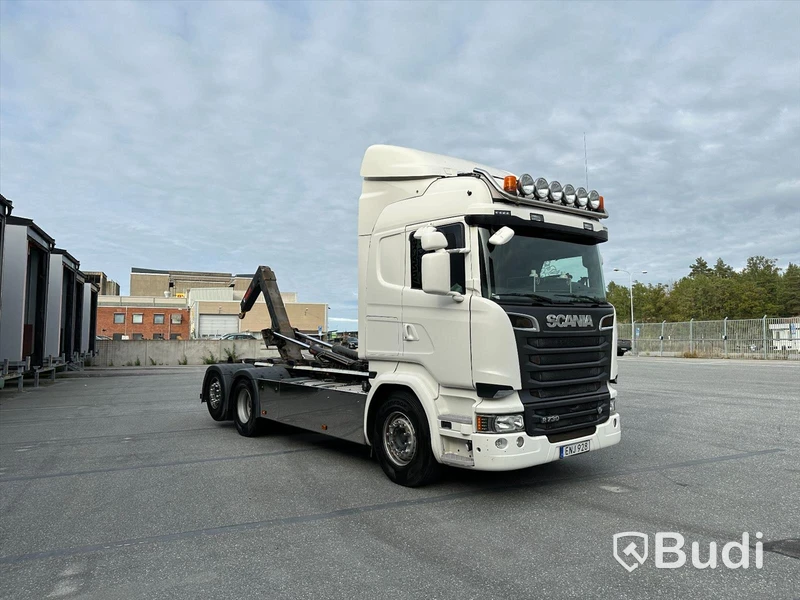 Lastbil Scania V8 R520 6x2 med Hiab lastväxlare 18T