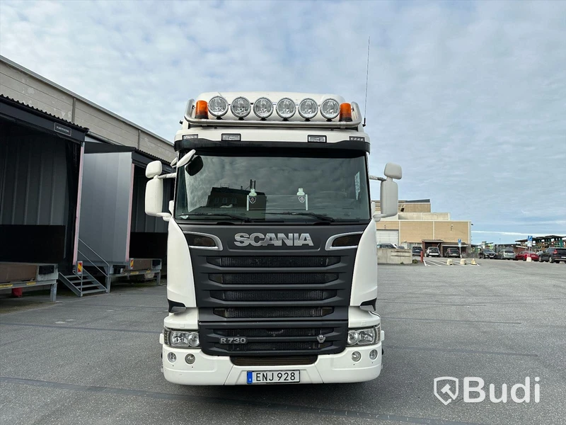 Lastbil Scania V8 R520 6x2 med Hiab lastväxlare 18T