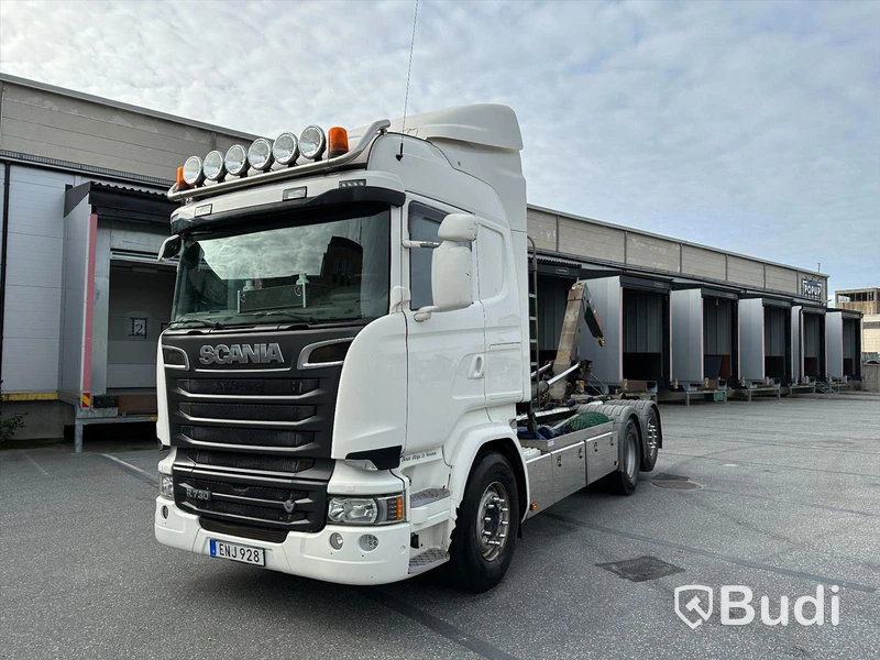Lastbil Scania V8 R520 6x2 med Hiab lastväxlare 18T