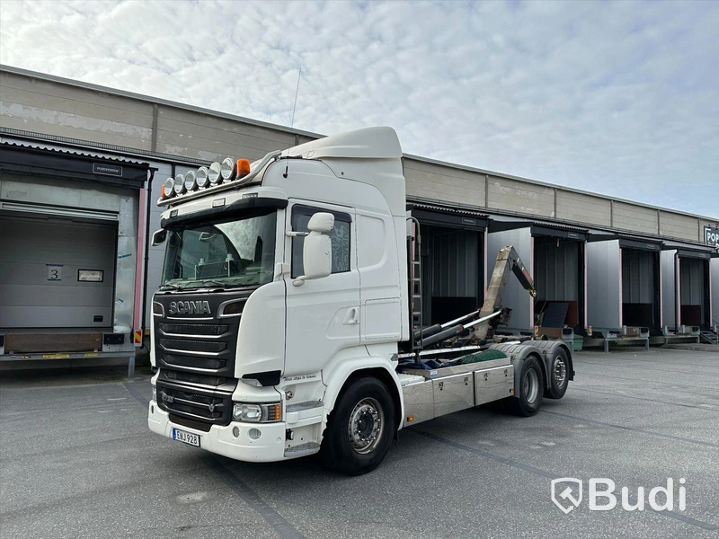 Lastbil Scania V8 R520 6x2 med Hiab lastväxlare 18T