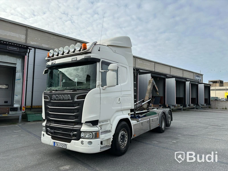Lastbil Scania V8 R520 6x2 med Hiab lastväxlare 18T