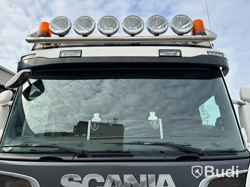 Lastbil Scania V8 R520 6x2 med Hiab lastväxlare 18T