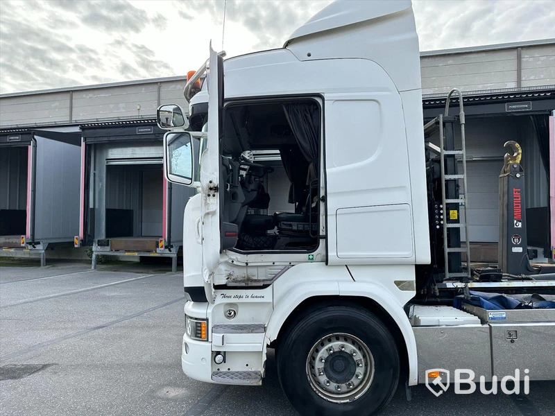 Lastbil Scania V8 R520 6x2 med Hiab lastväxlare 18T