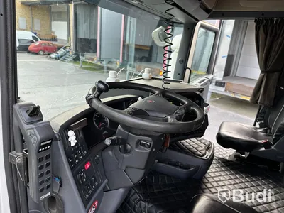 Lastbil Scania V8 R520 6x2 med Hiab lastväxlare 18T