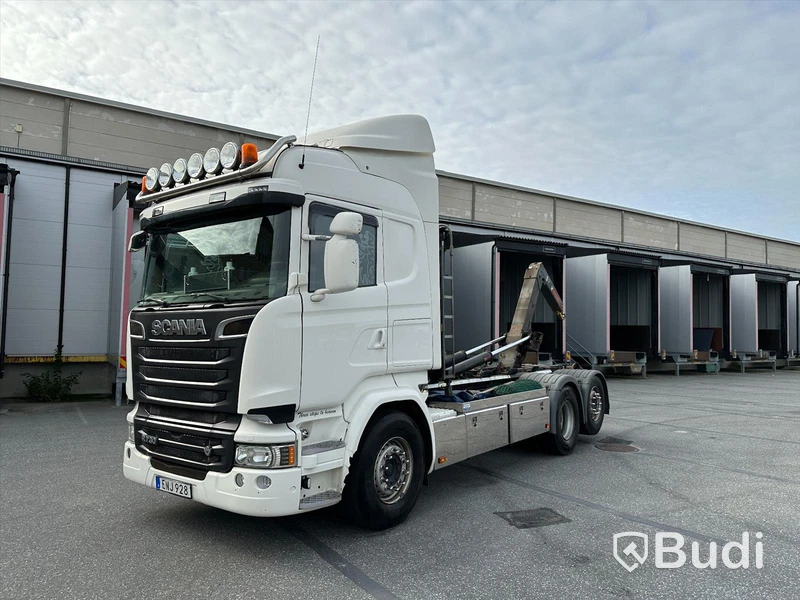 Lastbil Scania V8 R520 6x2 med Hiab lastväxlare 18T